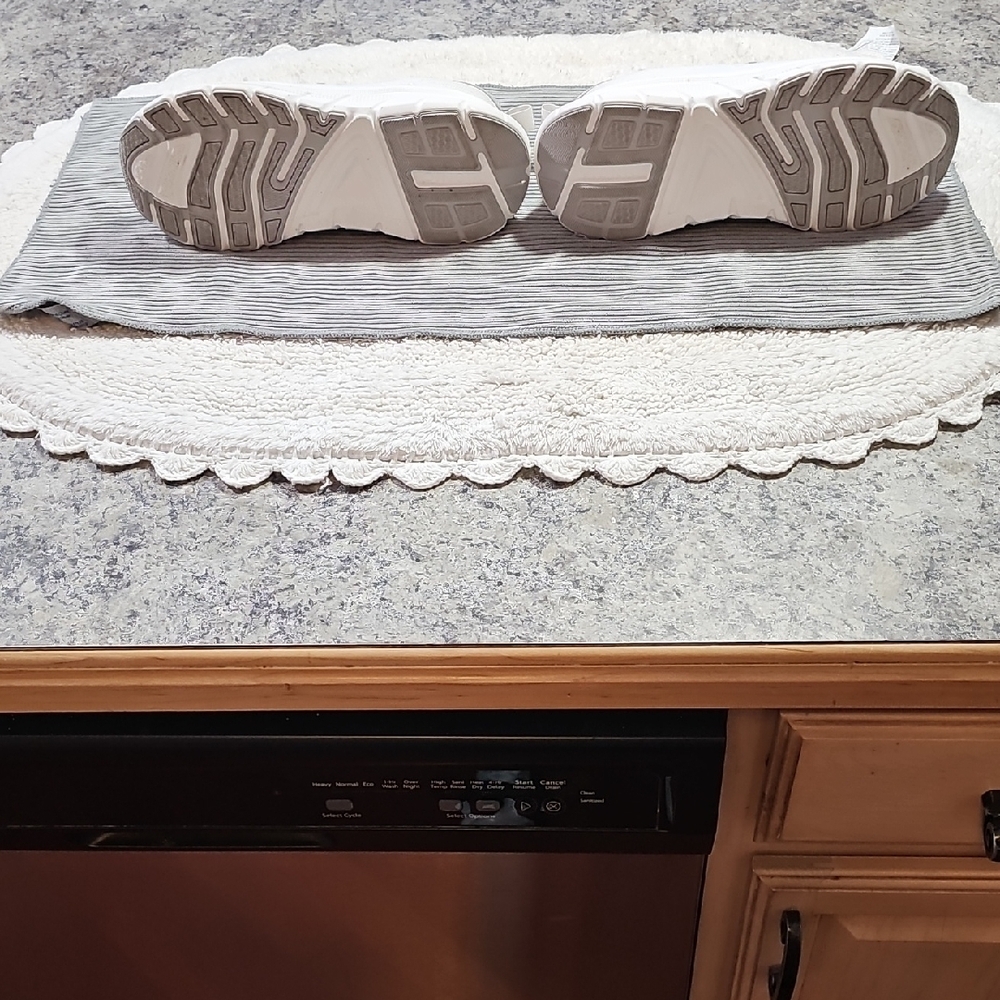 Vionic White Athletic Shoes - image 5